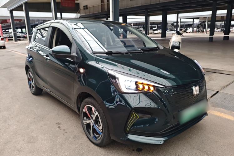 Used CHANGAN OSHAN Benni E-Star 2020 Heart Edition Lithium Iron Phosphate (31.18 kWh) Front Right 45 Deg