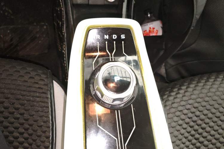 Used CHANGAN OSHAN Benni E-Star 2020 Heart Edition Lithium Iron Phosphate (31.18 kWh) Gear Lever