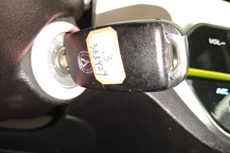 Used CHANGAN OSHAN Benni E-Star 2020 Heart Edition Lithium Iron Phosphate (31.18 kWh) Vehicle Key