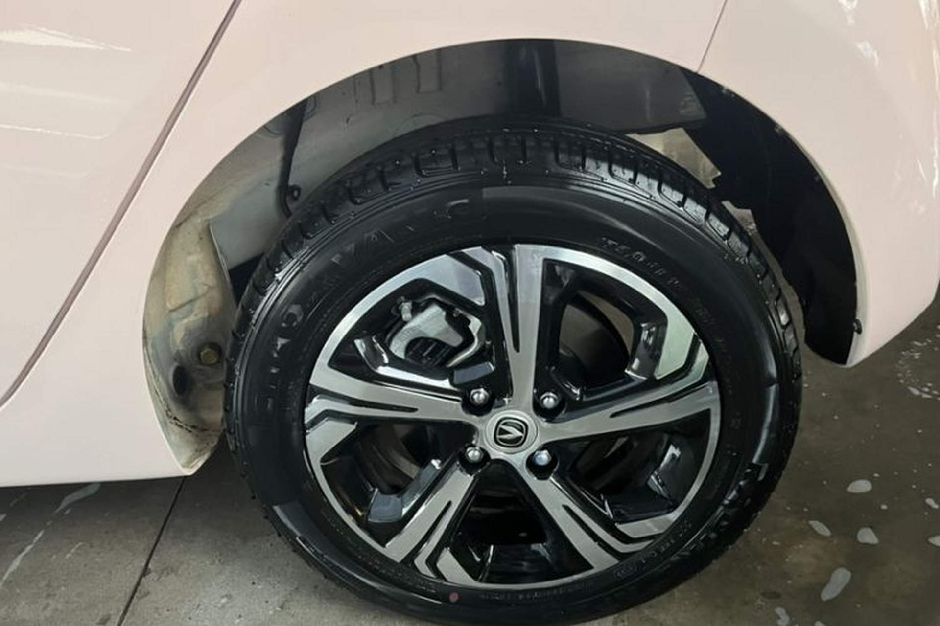 Used CHANGAN OSHAN Benni E-Star 2020 Heart Edition Lithium Iron Phosphate (31.18 kWh) Exterior 4