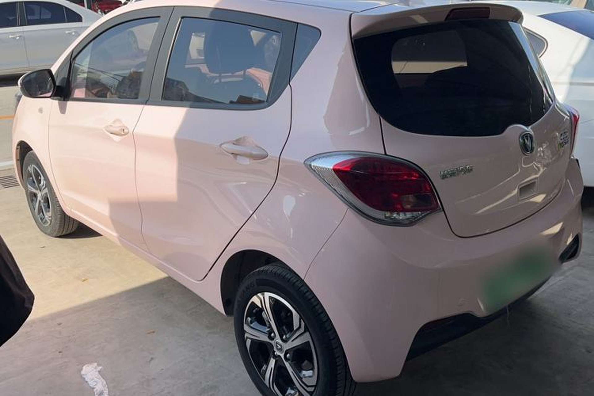 Used CHANGAN OSHAN Benni E-Star 2020 Heart Edition Lithium Iron Phosphate (31.18 kWh) Exterior 5