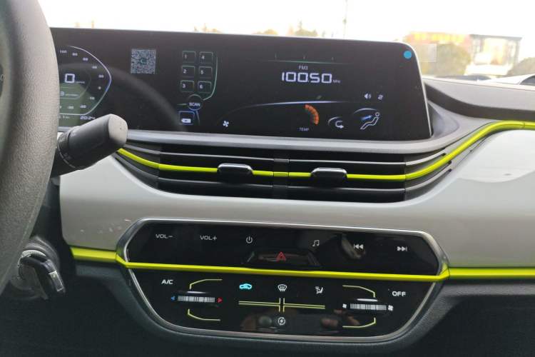 Used CHANGAN OSHAN Benni E-Star 2020 Heart Edition Lithium Iron Phosphate (31.95 kWh) Audio And AC Panel