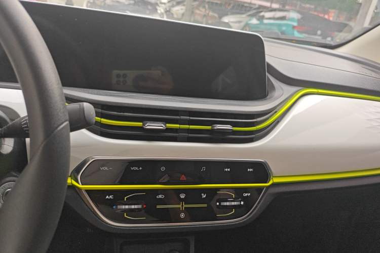 Used CHANGAN OSHAN Benni E-Star 2020 Heart Edition Lithium Iron Phosphate (31.95 kWh) Audio And AC Panel