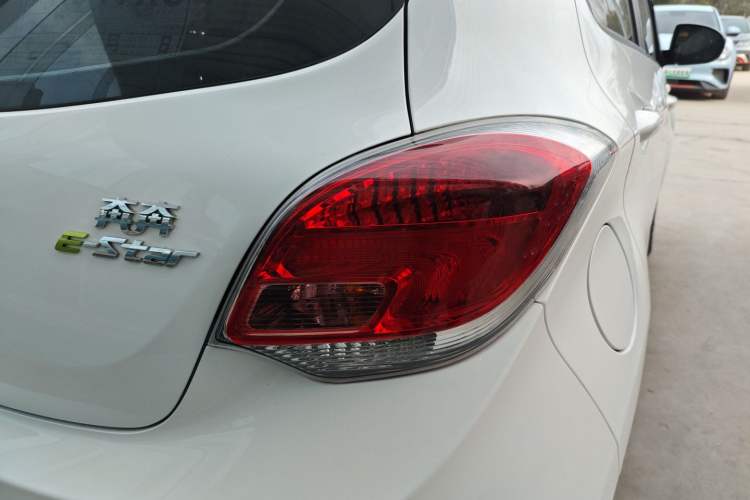 Used CHANGAN OSHAN Benni E-Star 2020 Heart Edition Lithium Iron Phosphate (31.95 kWh) Exterior 3