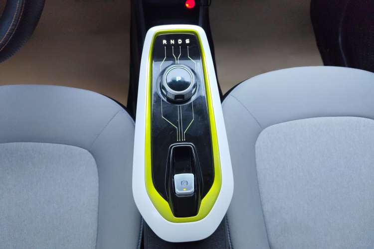 Used CHANGAN OSHAN Benni E-Star 2020 Heart Edition Lithium Iron Phosphate (31.95 kWh) Gear Lever