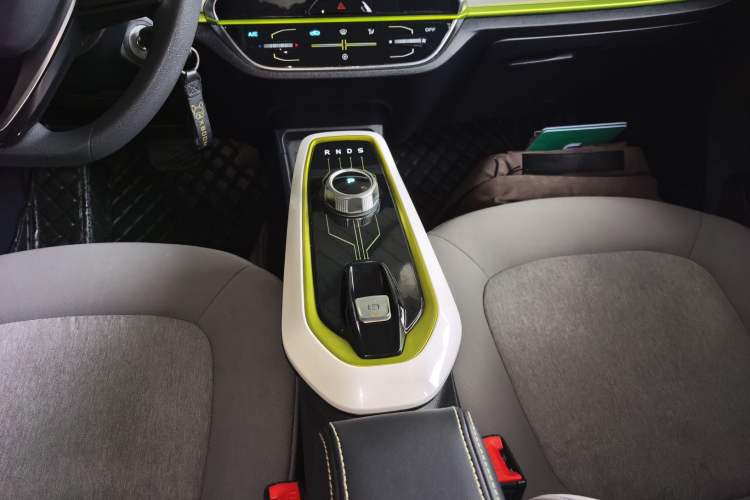 Used CHANGAN OSHAN Benni E-Star 2020 Heart Edition Lithium Iron Phosphate (31.95 kWh) Gear Lever