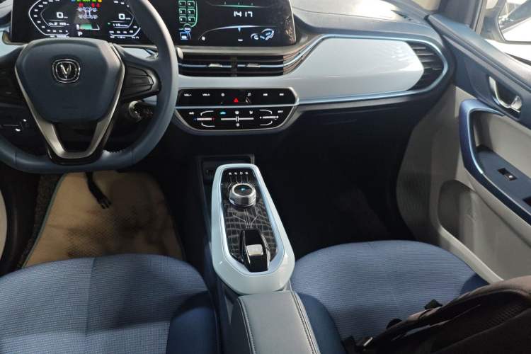 Used CHANGAN OSHAN Benni E-Star 2020 Heart Edition Lithium Iron Phosphate (31.95 kWh) Gear Lever