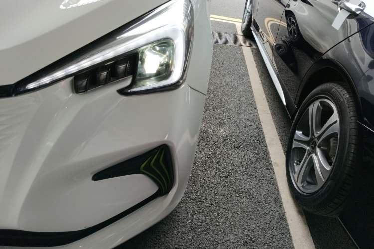 Used CHANGAN OSHAN Benni E-Star 2020 Heartbeat Edition NMC Lithium Left Front Headlight