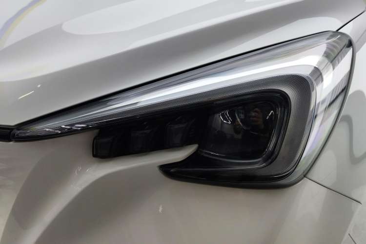 Used CHANGAN OSHAN Benni E-Star 2020 Heart Edition Lithium Iron Phosphate (31.95 kWh) Left Front Headlight