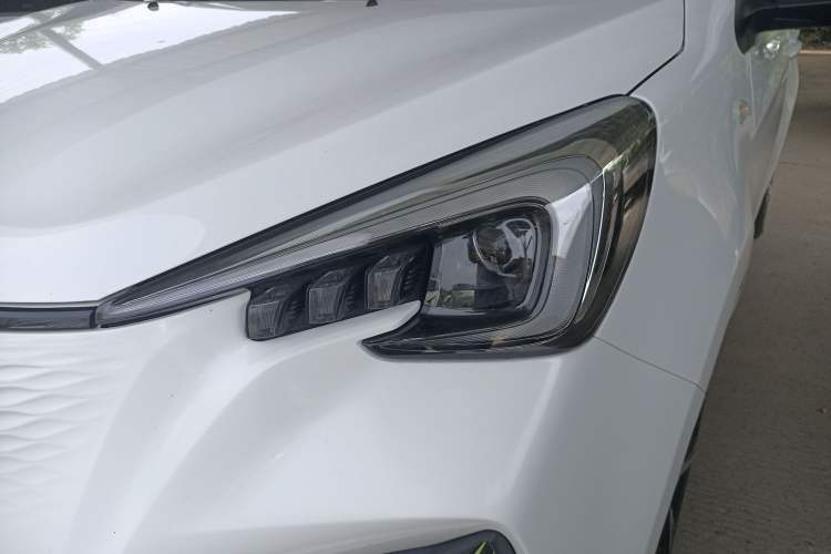 Used CHANGAN OSHAN Benni E-Star 2020 Heartbeat Edition NMC Lithium Left Front Headlight