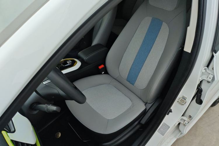 Used CHANGAN OSHAN Benni E-Star 2020 Heart Edition Lithium Iron Phosphate (31.95 kWh) Left Front Seat