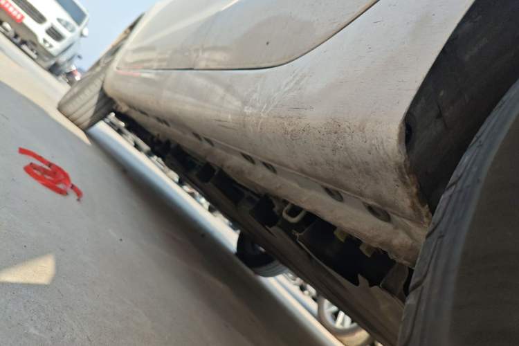 Used CHANGAN OSHAN Benni E-Star 2020 Heartbeat Edition NMC Lithium Left Side Sill