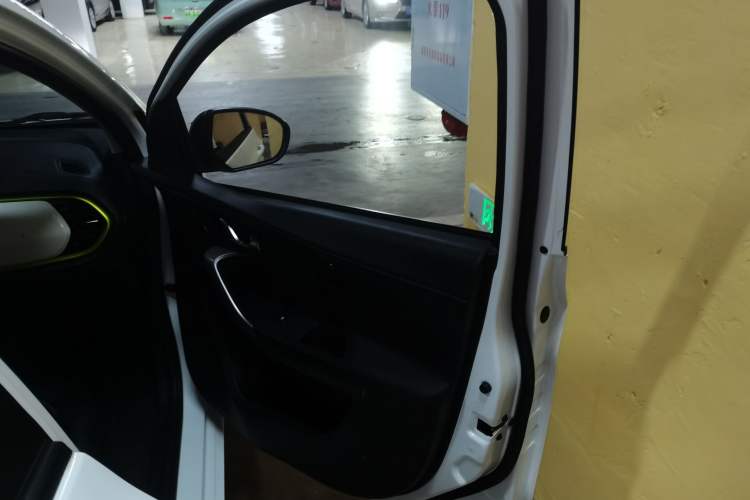 Used CHANGAN OSHAN Benni E-Star 2020 Heartbeat Edition NMC Lithium Right Front Door Interior