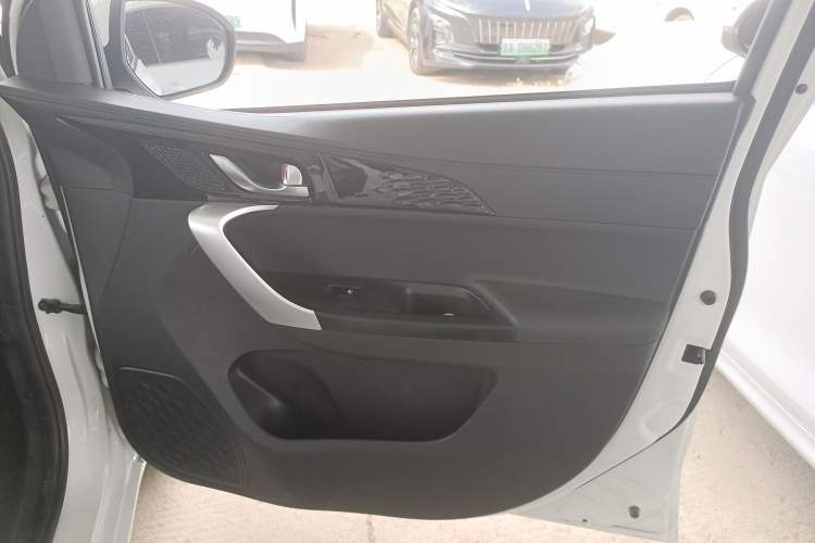 Used CHANGAN OSHAN Benni E-Star 2020 Heartbeat Edition NMC Lithium Right Front Door Interior