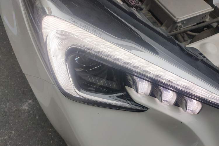 Used CHANGAN OSHAN Benni E-Star 2020 Xinyue Edition Lithium-NMC Right Front Headlight