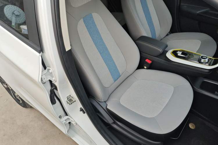 Used CHANGAN OSHAN Benni E-Star 2020 Heart Edition Lithium Iron Phosphate (31.95 kWh) Right Front Seat