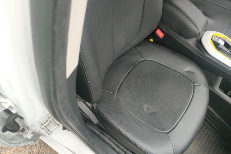 Used CHANGAN OSHAN Benni E-Star 2020 Heartbeat Edition NMC Lithium Right Front Seat