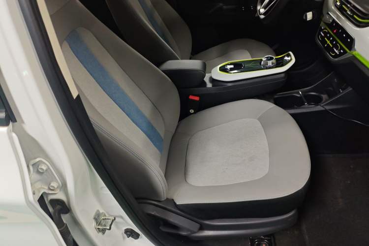 Used CHANGAN OSHAN Benni E-Star 2020 Heart Edition Lithium Iron Phosphate (31.95 kWh) Right Front Seat
