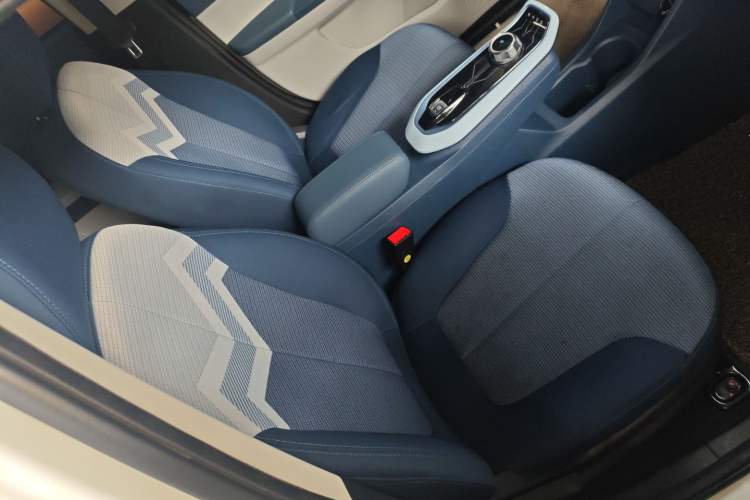 Used CHANGAN OSHAN Benni E-Star 2020 Heart Edition Lithium Iron Phosphate (31.95 kWh) Right Front Seat
