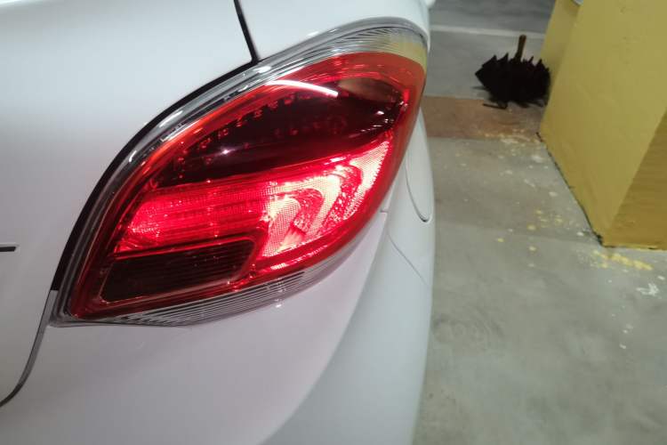 Used CHANGAN OSHAN Benni E-Star 2020 Heartbeat Edition NMC Lithium Right Rear Taillight