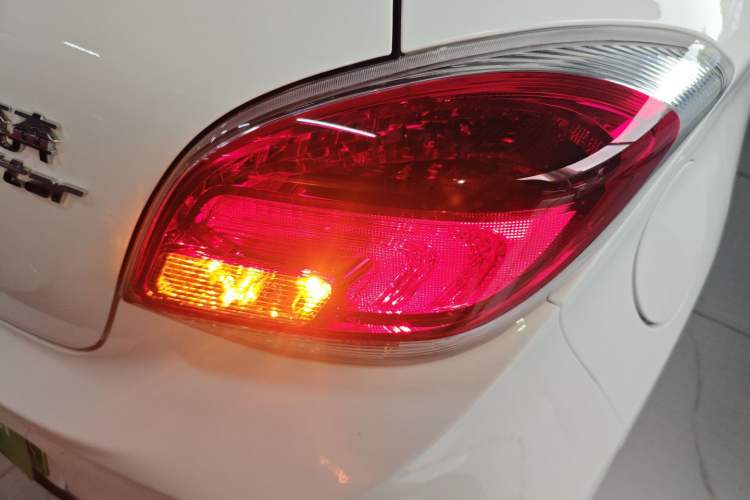 Used CHANGAN OSHAN Benni E-Star 2020 Heart Edition Lithium Iron Phosphate (31.95 kWh) Right Rear Taillight