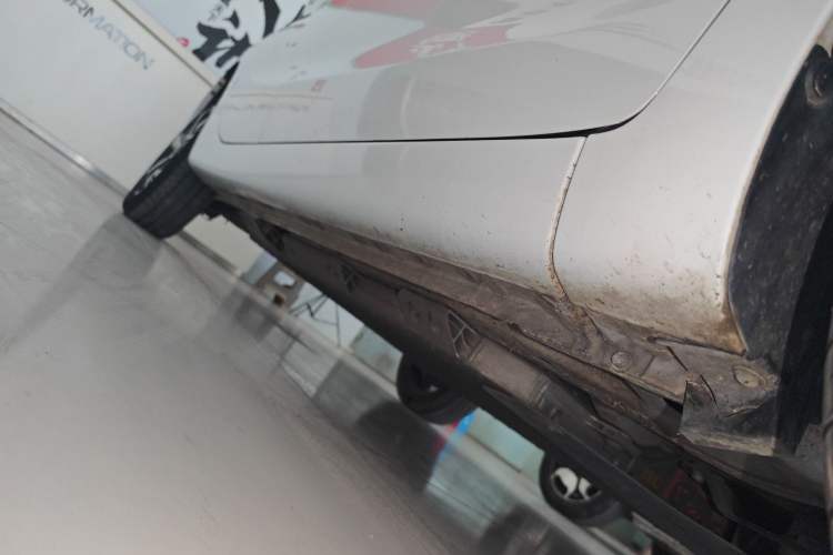 Used CHANGAN OSHAN Benni E-Star 2020 Heart Edition Lithium Iron Phosphate (31.18 kWh) Right Side Sill
