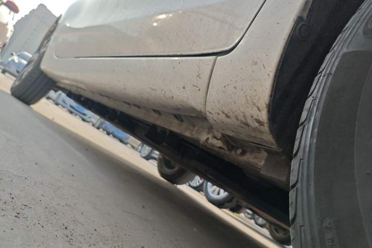 Used CHANGAN OSHAN Benni E-Star 2020 Heartbeat Edition NMC Lithium Right Side Sill