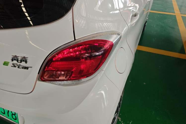 Used CHANGAN OSHAN Benni E-Star 2021 National Edition XinYi Edition Lithium Iron Phosphate (31.86 kWh) Right Rear Taillight