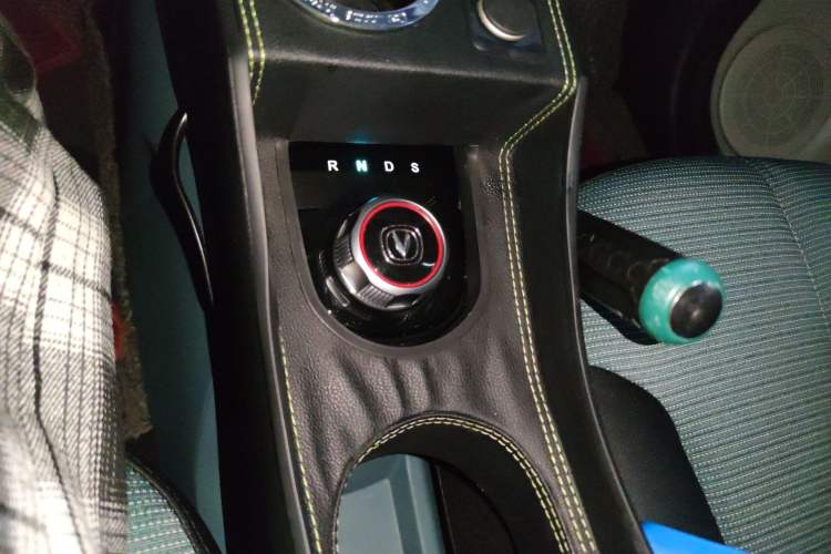 Used CHANGAN OSHAN Benni E-Star 2021 National Edition Colorful Version Lithium Iron Phosphate (31.86 kWh) Gear Lever