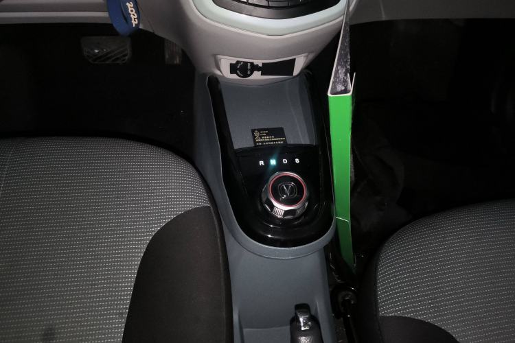 Used CHANGAN OSHAN Benni E-Star 2021 National Edition Colorful Version Lithium Iron Phosphate (31.86 kWh) Gear Lever