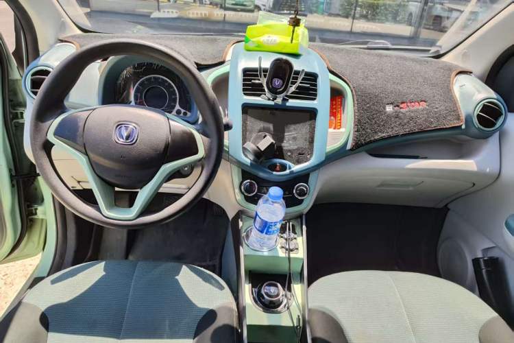 Used CHANGAN OSHAN Benni E-Star 2021 National Edition Colorful Version Lithium Iron Phosphate (31.86 kWh) Interior 2