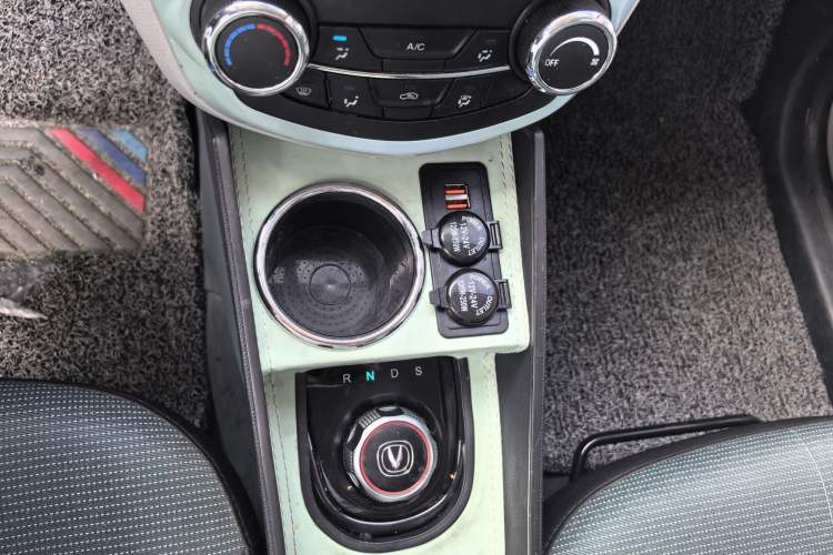 Used CHANGAN OSHAN Benni E-Star 2021 National Edition Colorful Version Lithium Iron Phosphate (31.86 kWh) Interior 4