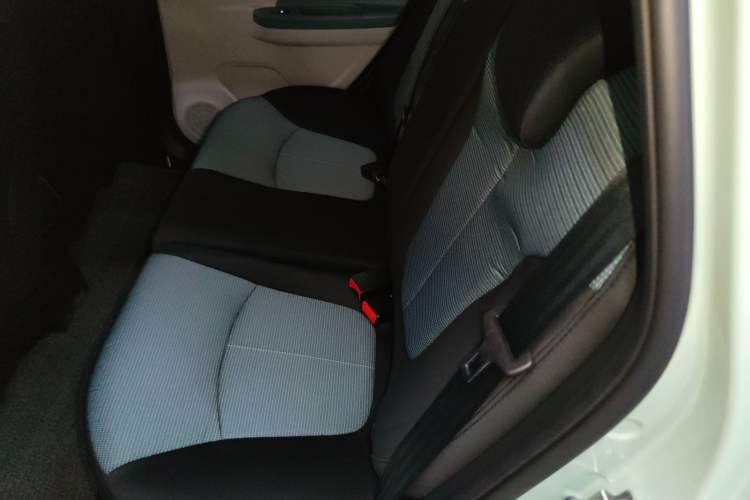Used CHANGAN OSHAN Benni E-Star 2021 National Edition Colorful Version Lithium Iron Phosphate (31.86 kWh) Left Rear Seat