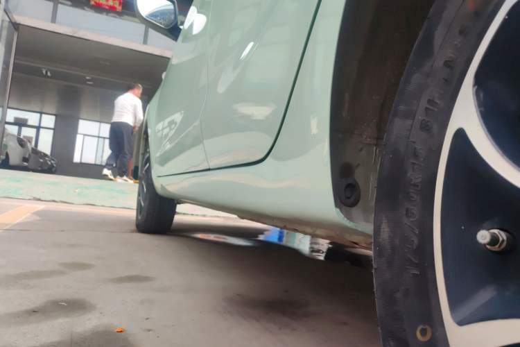 Used CHANGAN OSHAN Benni E-Star 2021 National Edition Colorful Version Lithium Iron Phosphate (31.95 kWh) Left Side Sill