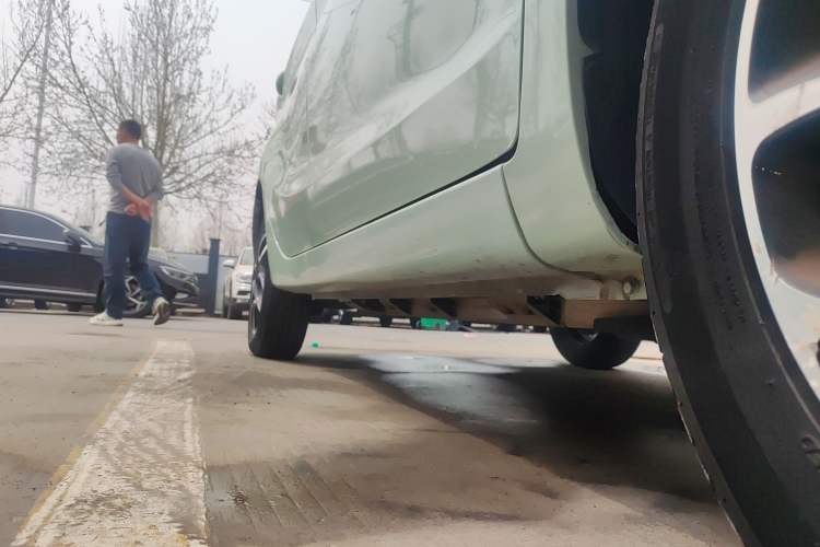 Used CHANGAN OSHAN Benni E-Star 2021 National Edition Colorful Version Lithium Iron Phosphate (31.95 kWh) Right Side Sill