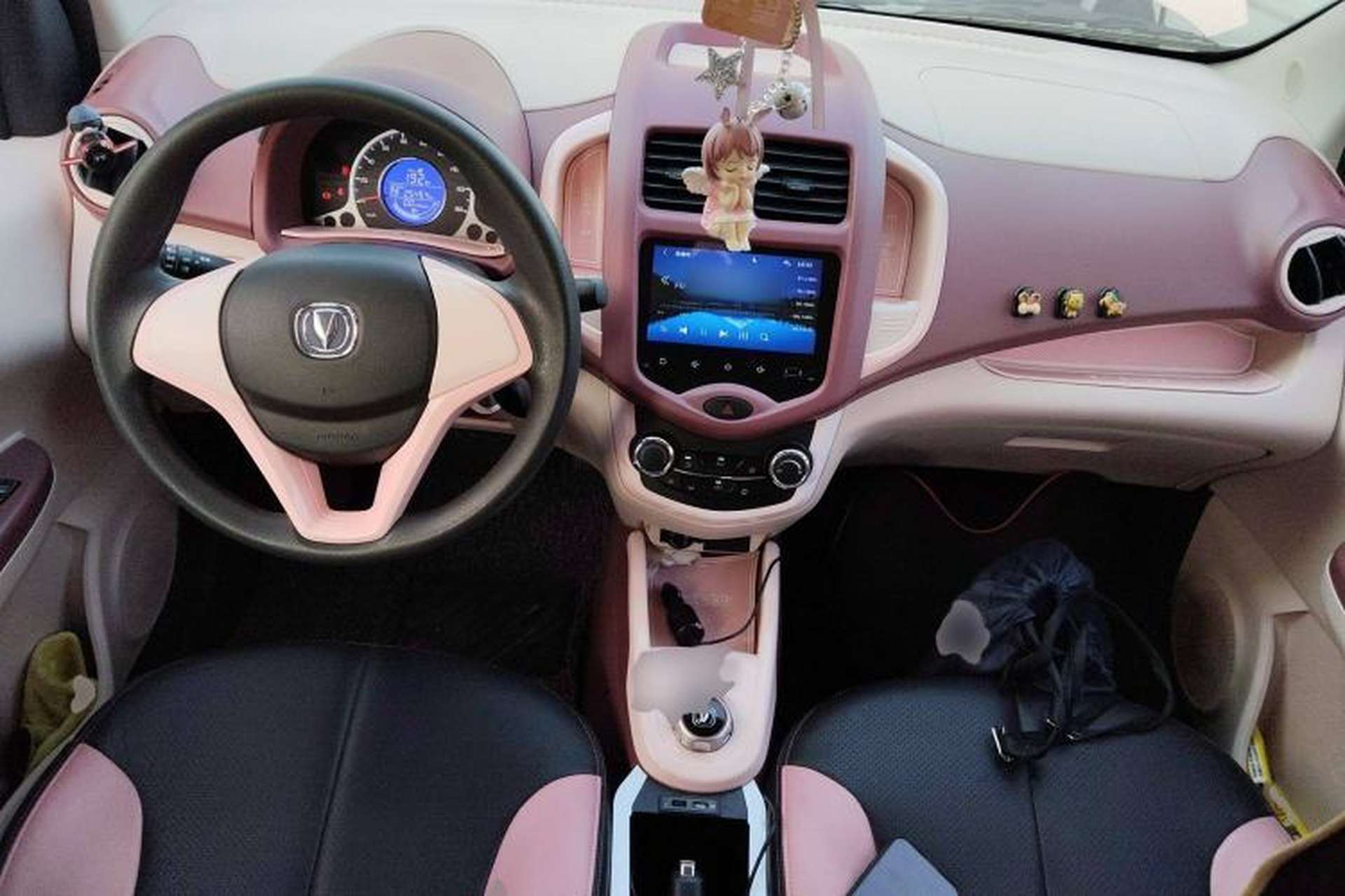 Used CHANGAN OSHAN Benni E-Star 2021 National Edition Colorful Version Lithium Iron Phosphate (31.95 kWh) Center Console