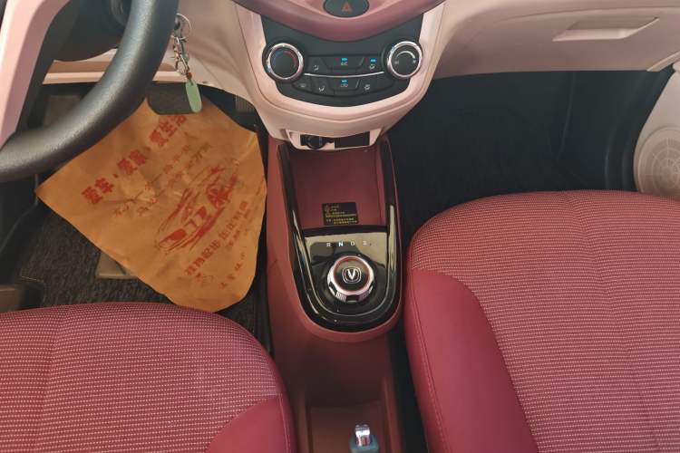 Used CHANGAN OSHAN Benni E-Star 2021 National Edition Colorful Version Lithium Iron Phosphate (31.86 kWh) Gear Lever