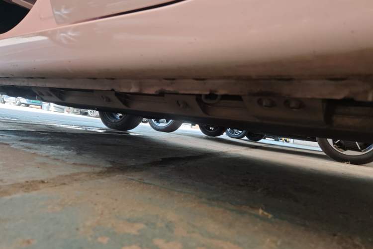 Used CHANGAN OSHAN Benni E-Star 2021 National Edition Colorful Version Lithium Iron Phosphate (31.86 kWh) Left Side Sill