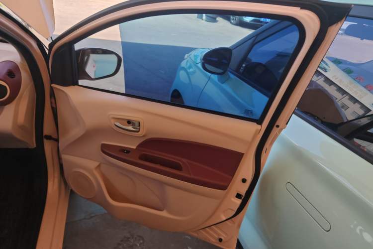 Used CHANGAN OSHAN Benni E-Star 2021 National Edition Colorful Version Lithium Iron Phosphate (31.86 kWh) Right Front Door Interior