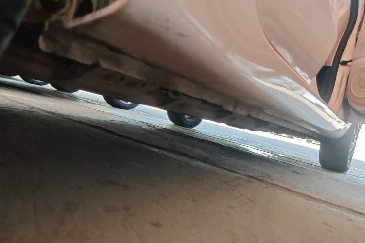 Used CHANGAN OSHAN Benni E-Star 2021 National Edition Colorful Version Lithium Iron Phosphate (31.86 kWh) Right Side Sill