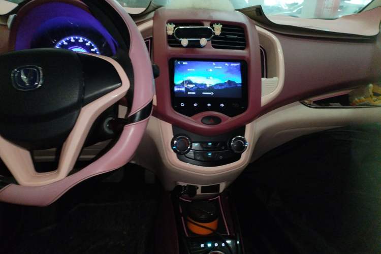 Used CHANGAN OSHAN Benni E-Star 2021 National Edition Colorful Version Lithium Iron Phosphate (31.95 kWh) Audio And AC Panel