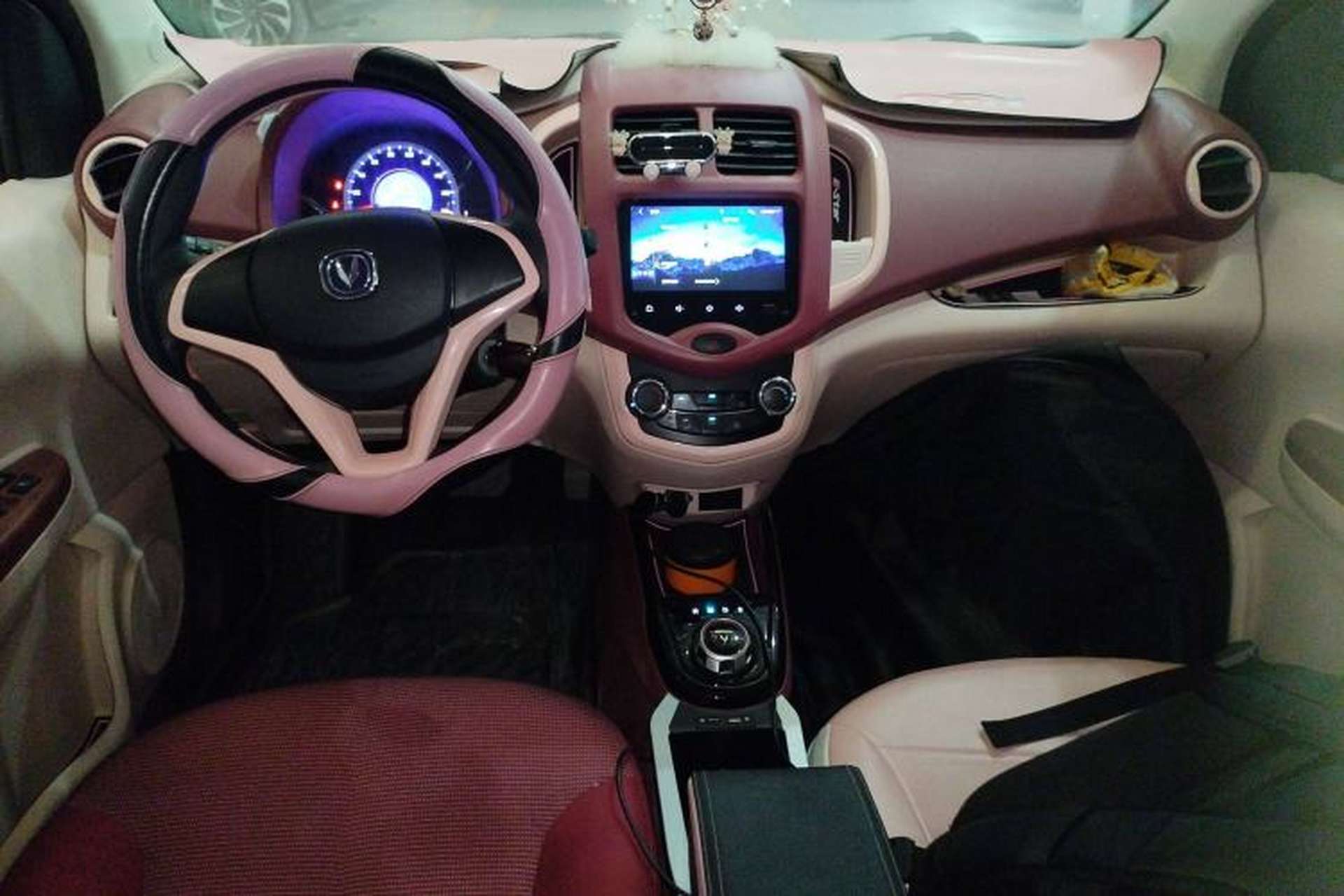 Used CHANGAN OSHAN Benni E-Star 2021 National Edition Colorful Version Lithium Iron Phosphate (31.95 kWh) Center Console