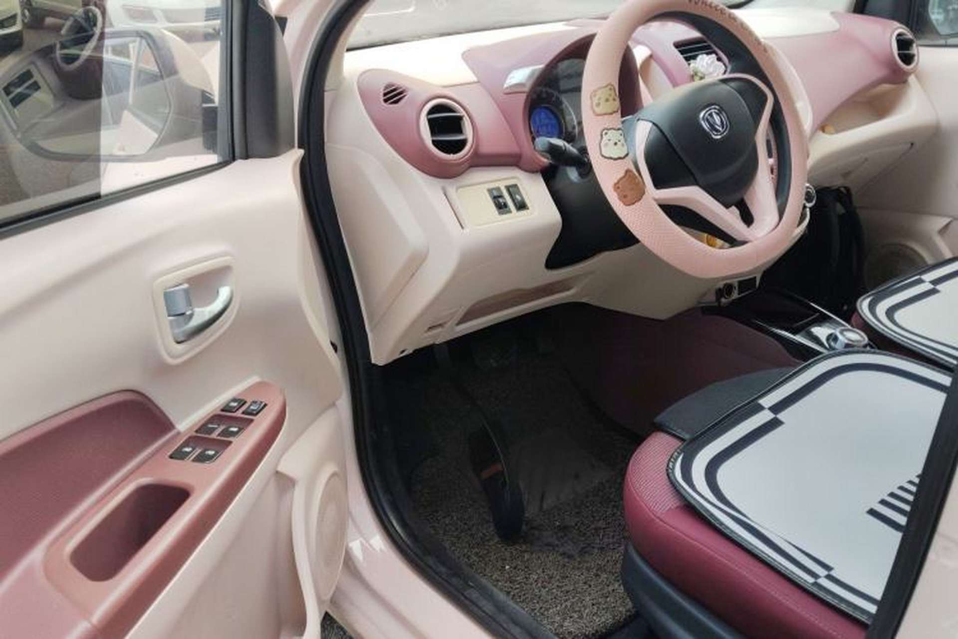 Used CHANGAN OSHAN Benni E-Star 2021 National Edition Colorful Version Lithium Iron Phosphate (31.86 kWh) Driver Seat