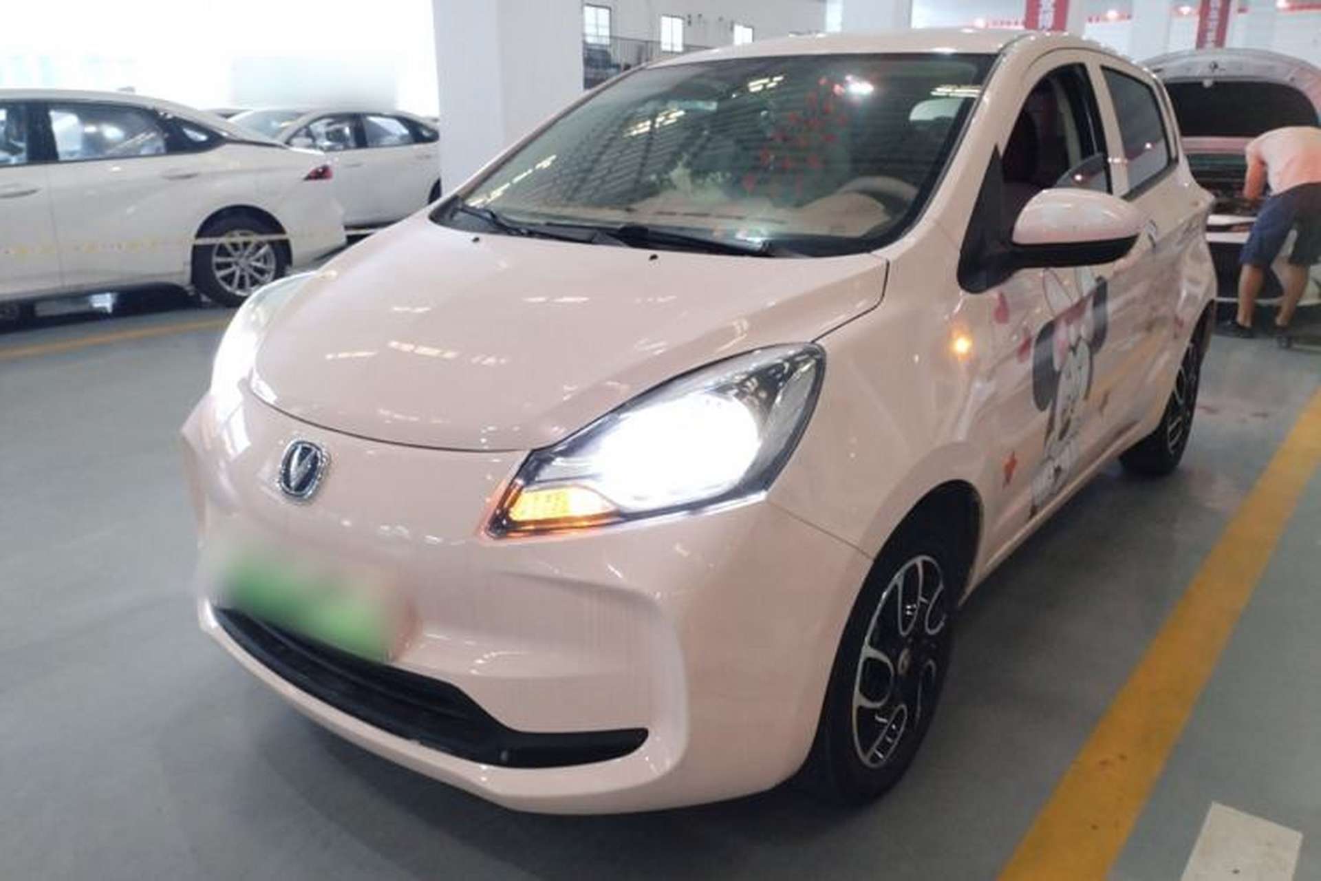 Used CHANGAN OSHAN Benni E-Star 2021 National Edition Colorful Version Lithium Iron Phosphate (31.95 kWh) Front Left 45 Deg