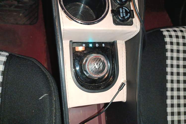 Used CHANGAN OSHAN Benni E-Star 2021 National Edition Colorful Version Lithium Iron Phosphate (31.86 kWh) Gear Lever