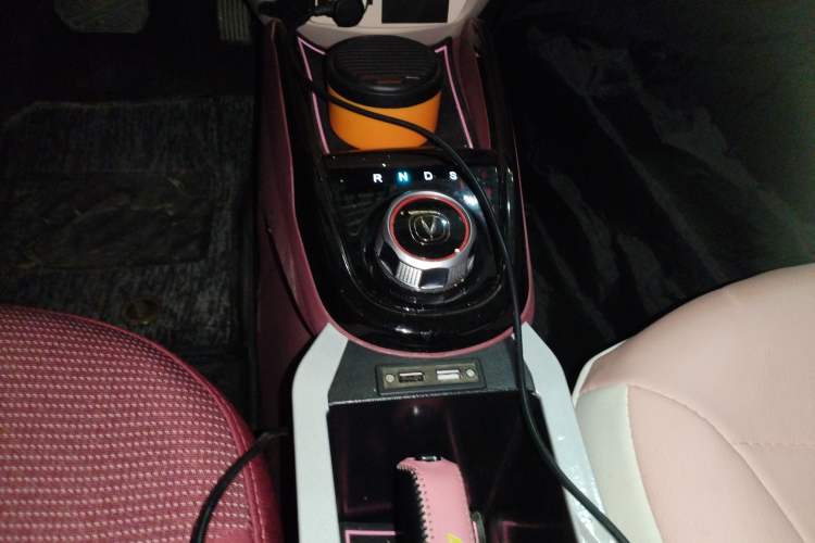 Used CHANGAN OSHAN Benni E-Star 2021 National Edition Colorful Version Lithium Iron Phosphate (31.95 kWh) Gear Lever