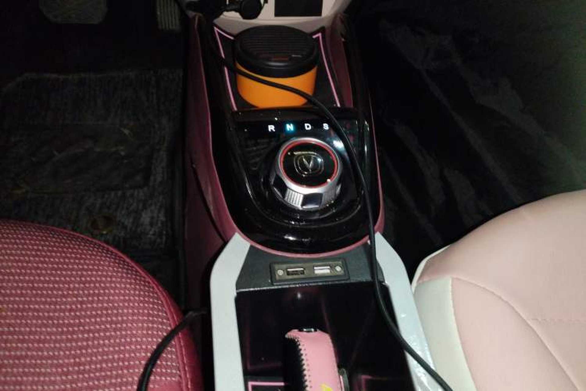 Used CHANGAN OSHAN Benni E-Star 2021 National Edition Colorful Version Lithium Iron Phosphate (31.95 kWh) Gear Lever