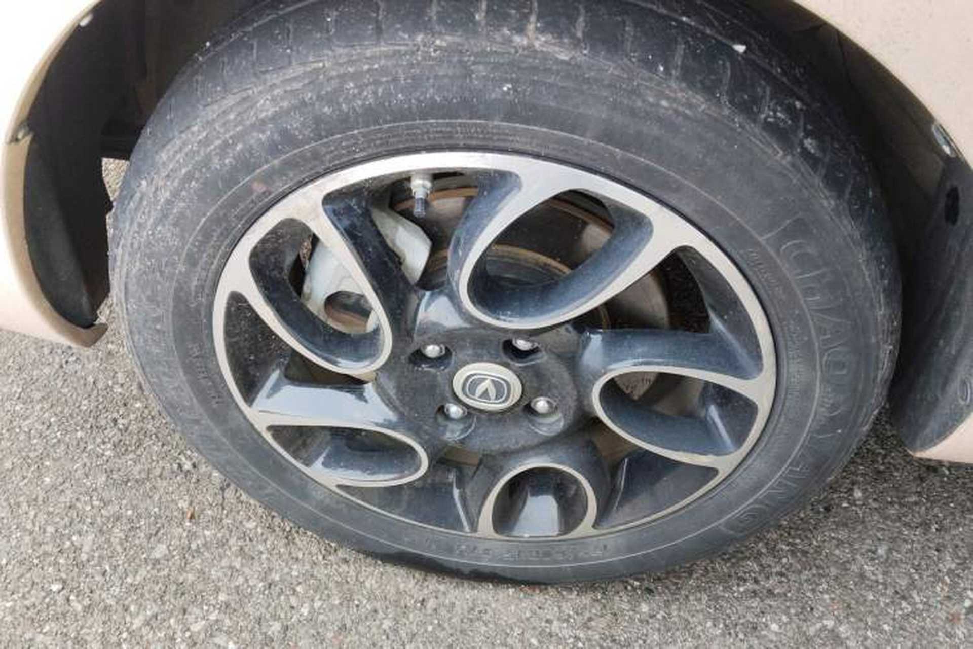 Used CHANGAN OSHAN Benni E-Star 2021 National Edition Colorful Version Lithium Iron Phosphate (31.86 kWh) Left Front Wheel Hub