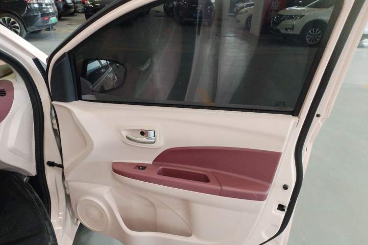 Used CHANGAN OSHAN Benni E-Star 2021 National Edition Colorful Version Lithium Iron Phosphate (31.95 kWh) Right Front Door Interior