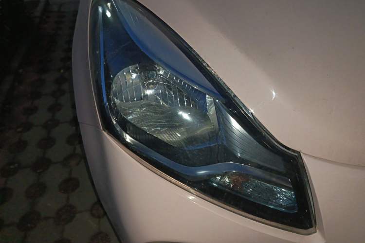 Used CHANGAN OSHAN Benni E-Star 2021 National Edition Colorful Version Lithium Iron Phosphate (31.86 kWh) Right Front Headlight